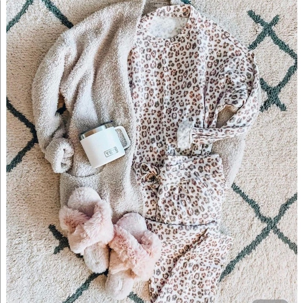 New leopard print pant set side medium